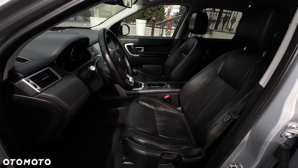 Land Rover Discovery Sport TD4 HSE Luxury - 25