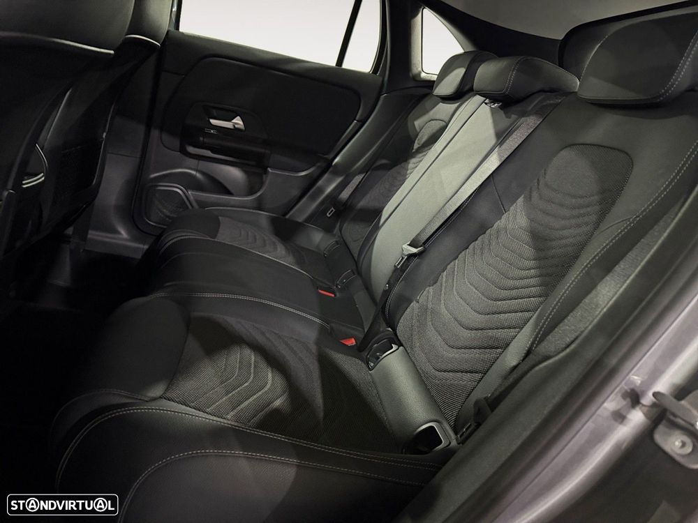 Mercedes-Benz GLA 180 d - 13