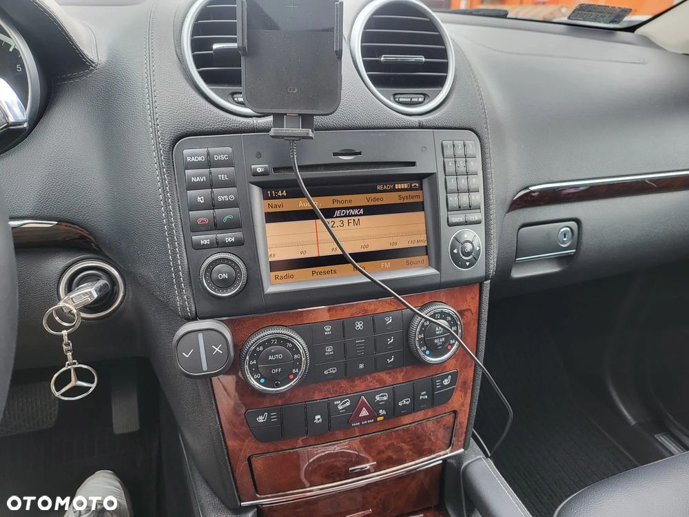 Mercedes-Benz GL 450 - 12