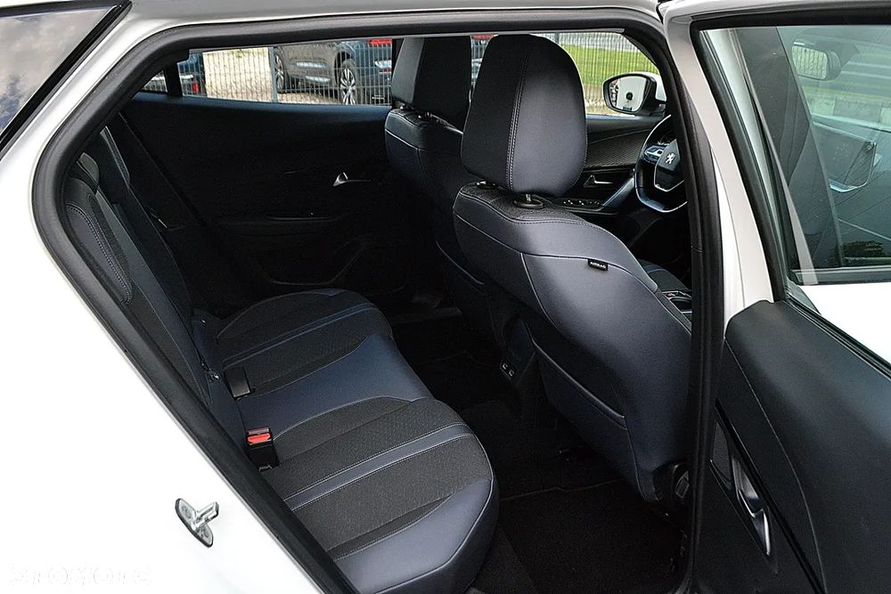 Peugeot 2008 BlueHDi 130 EAT8 GT Pack - 17