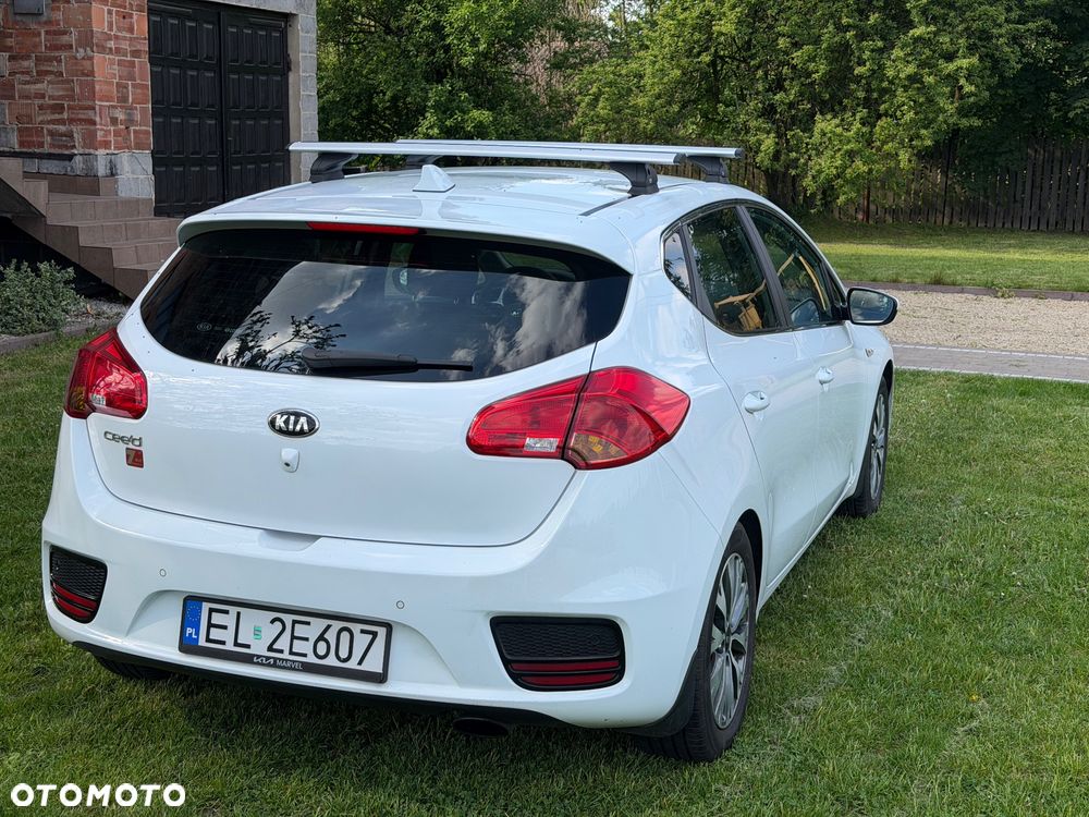 Kia Ceed 1.6 GDI Smart Plus - 3