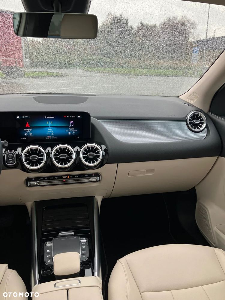 Mercedes-Benz GLA 200 - 15