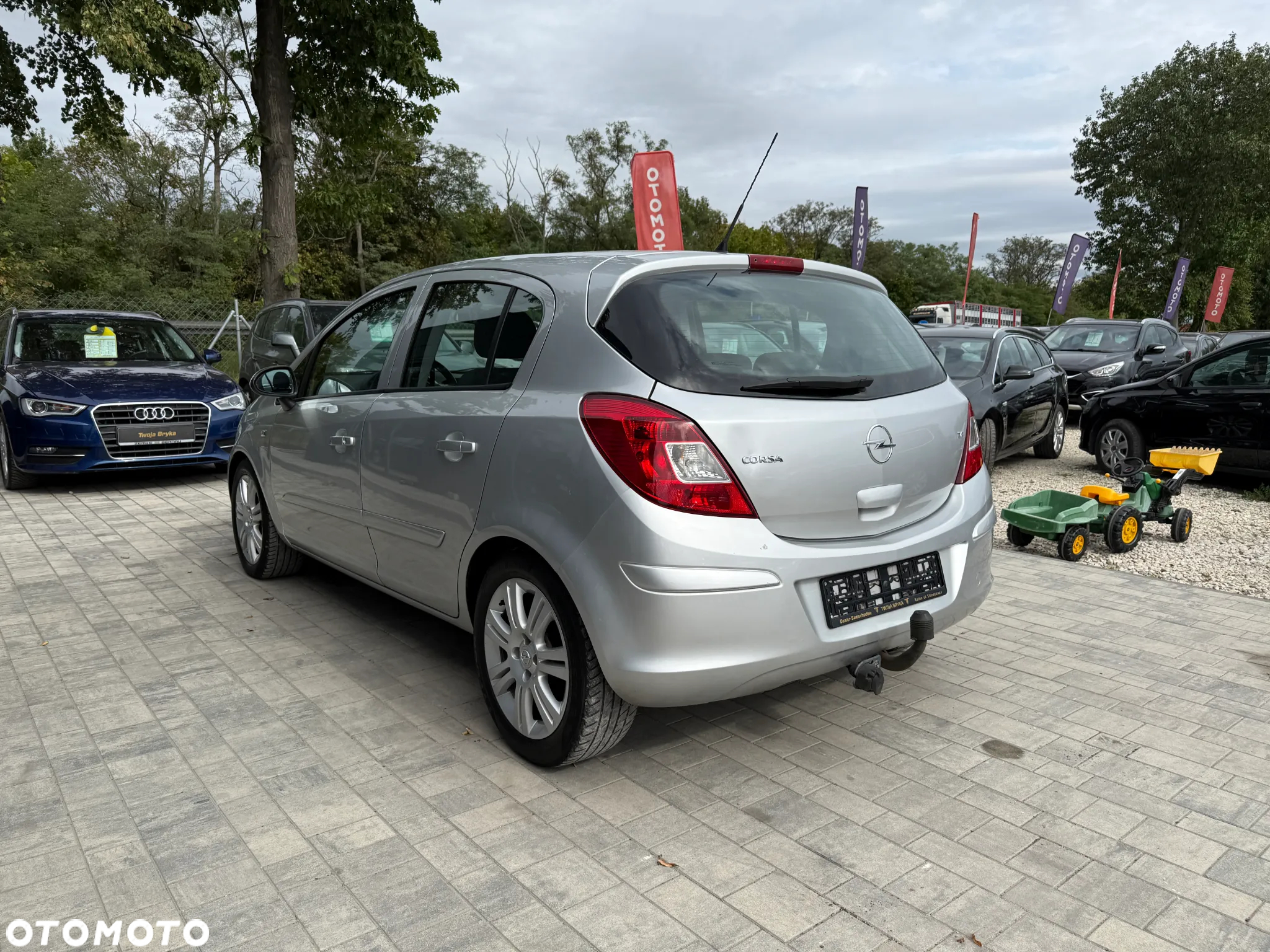 Opel Corsa 1.4 16V Cosmo - 4