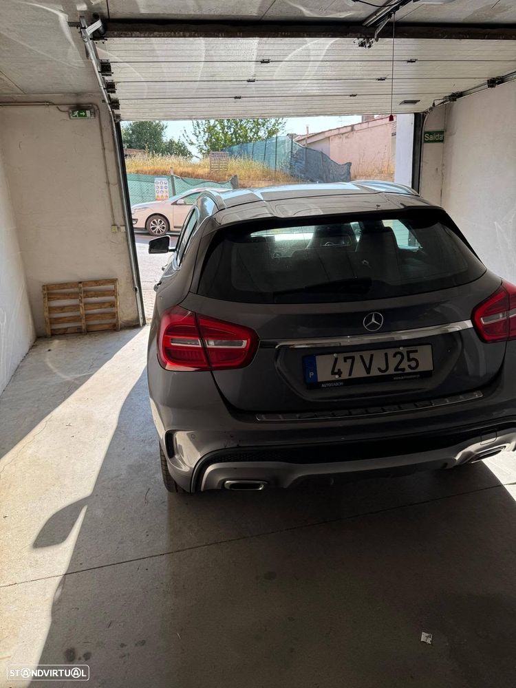 Mercedes-Benz GLA 200 d 4Matic 7G-DCT AMG Line - 3
