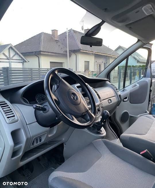 Opel Vivaro - 10