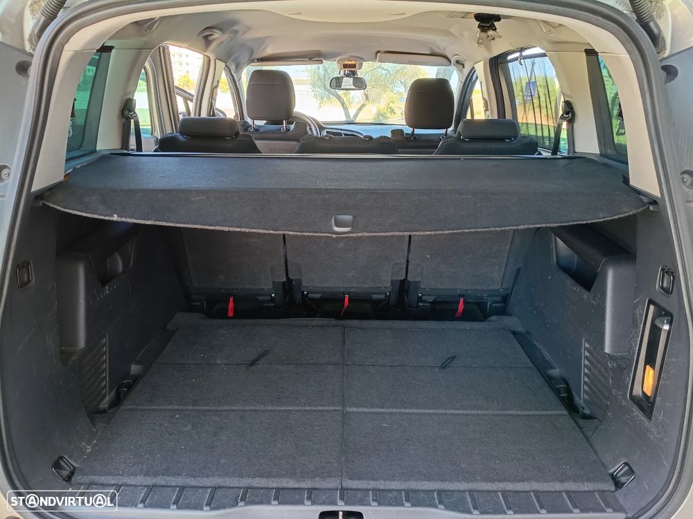 Peugeot 5008 1.6 HDi 7L Allure - 12