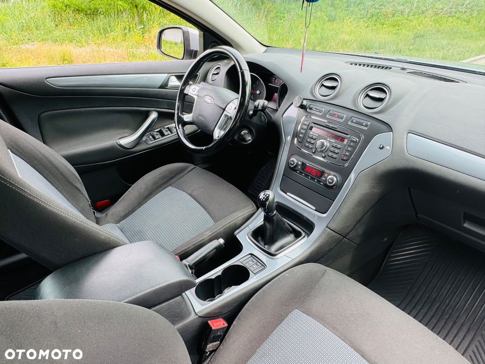 Ford Mondeo 1.6 Gold X - 12