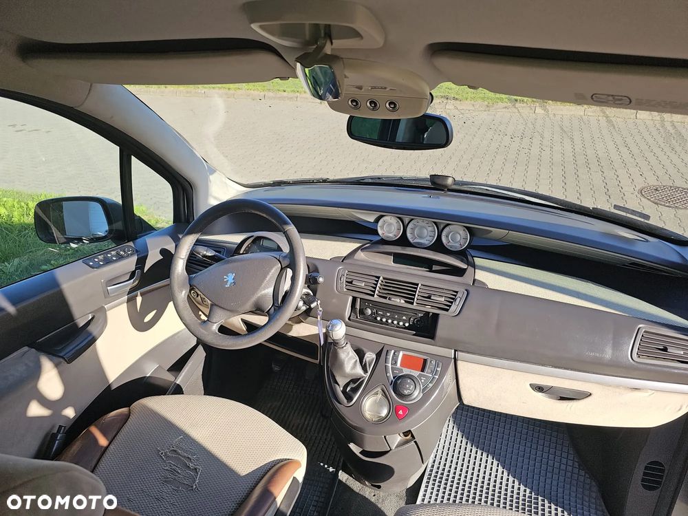 Peugeot 807 HDi 130 Premium - 7