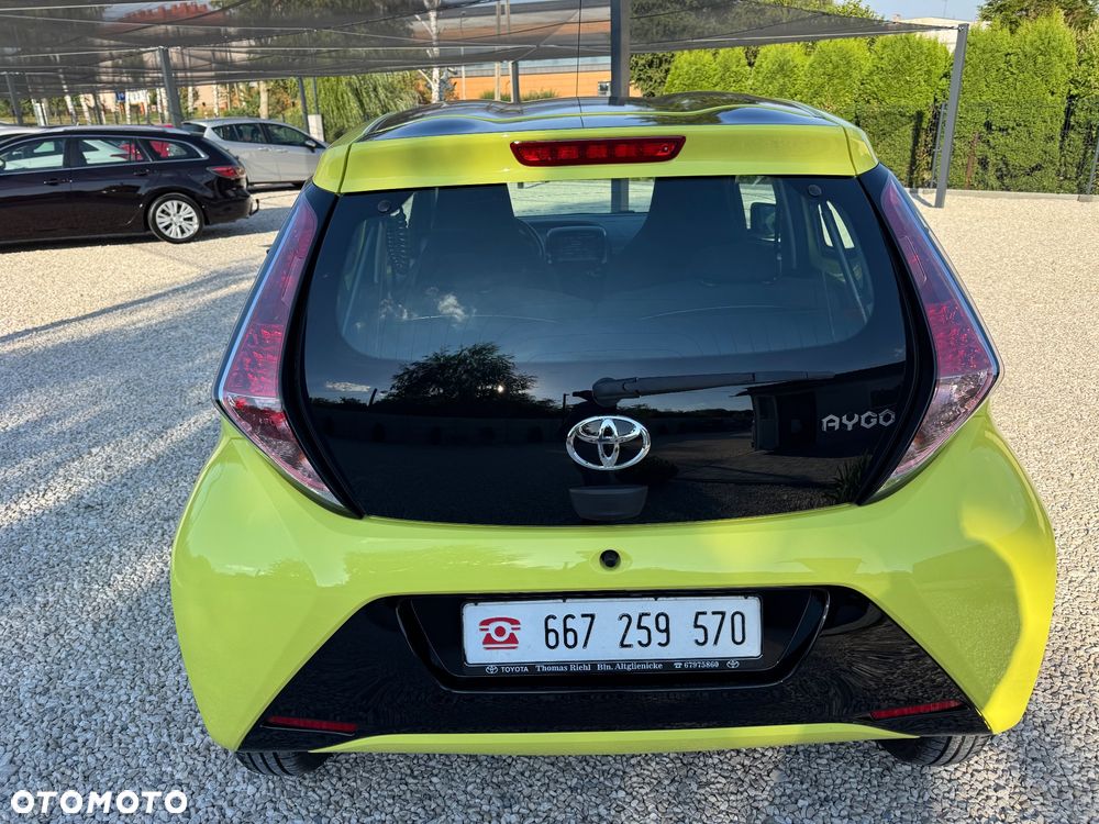 Toyota Aygo x mit x-business Paket - 15