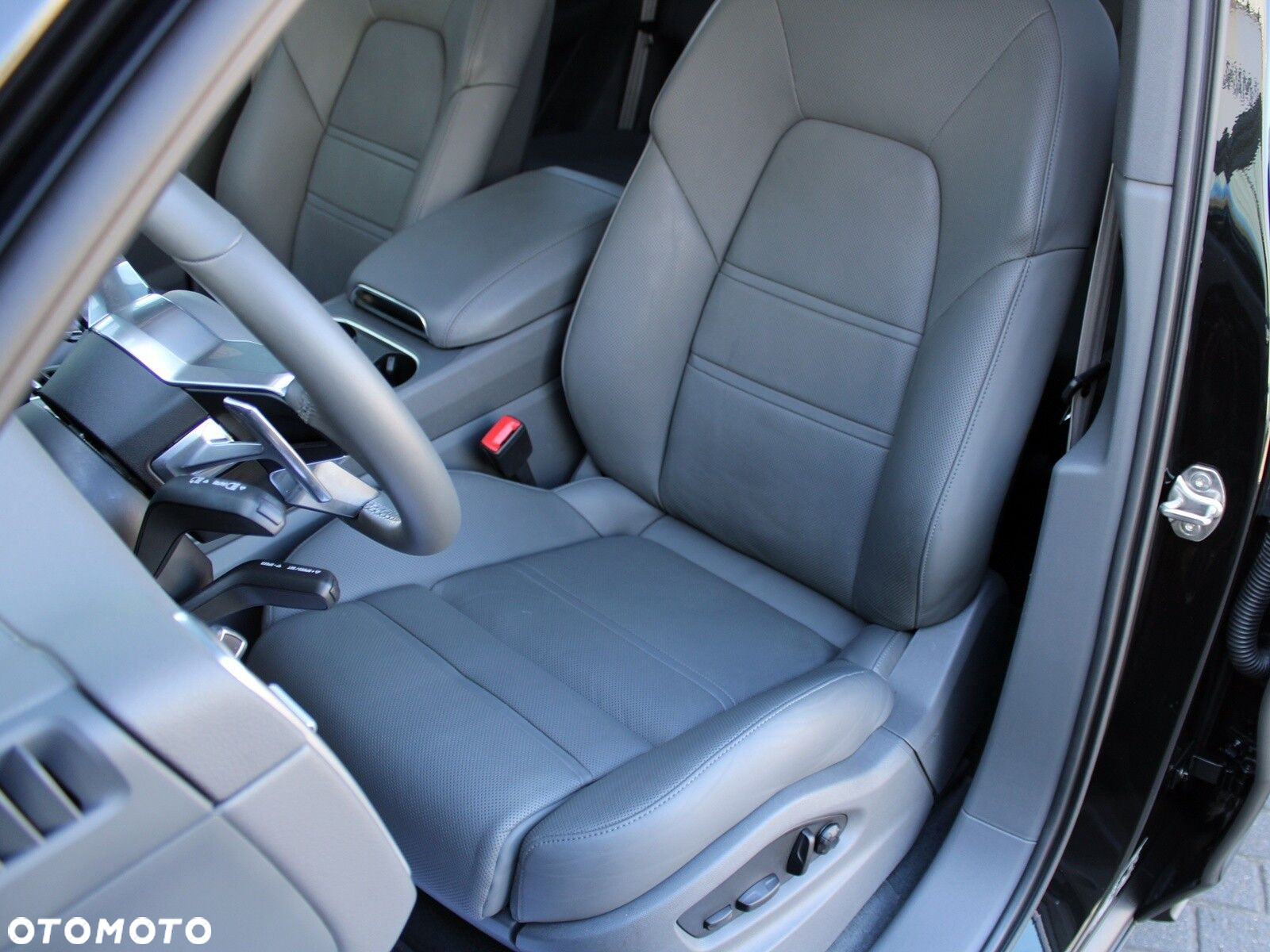 Porsche Cayenne Platinum Edition - 12