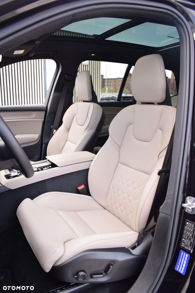 Volvo XC 90 - 21