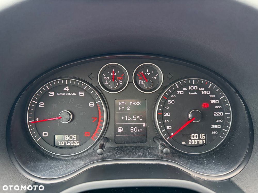Audi A3 3-drzwiowe 1.6 Attraction - 13