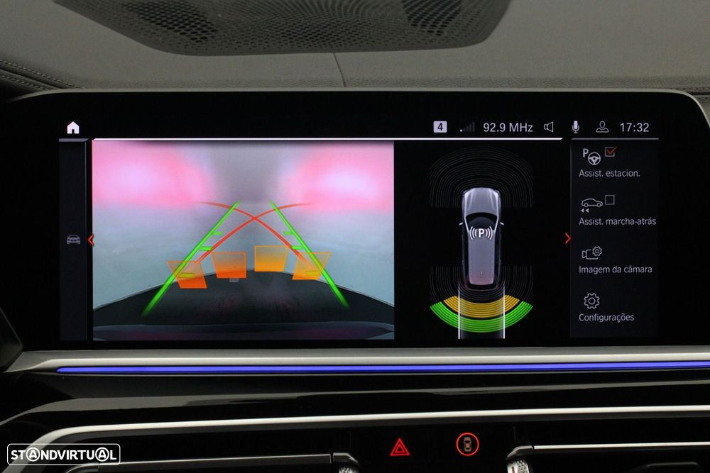 BMW X7 40 d xDrive Pack M — fotografia 23