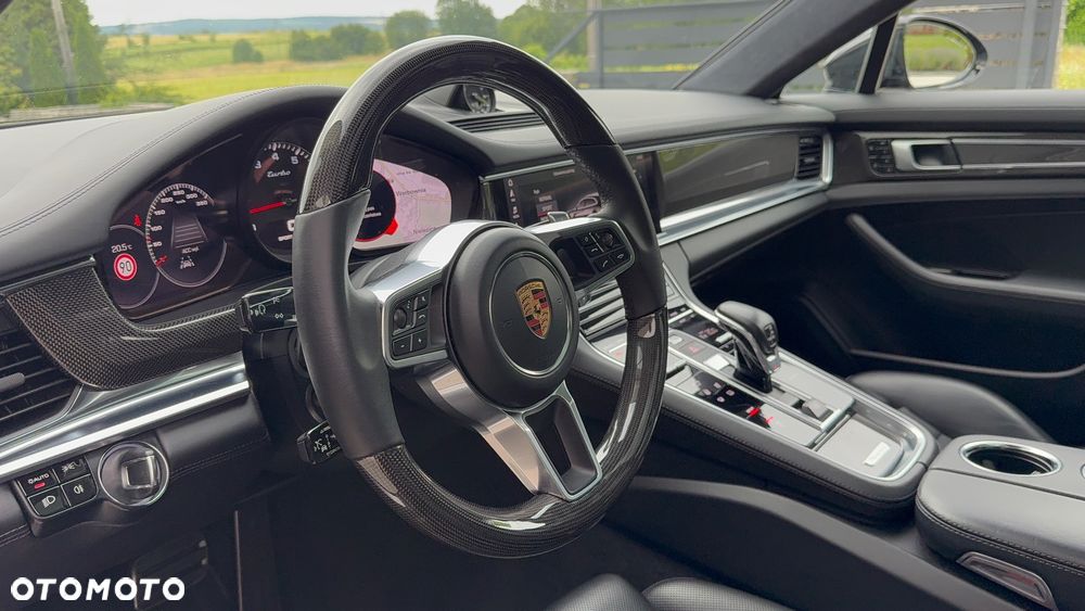Porsche Panamera Turbo - 21