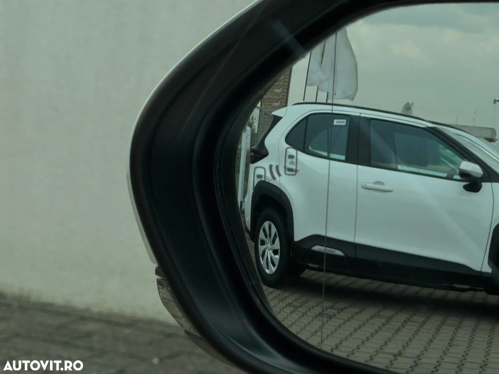 Toyota Camry 2.5 Hybrid Exclusive - 33