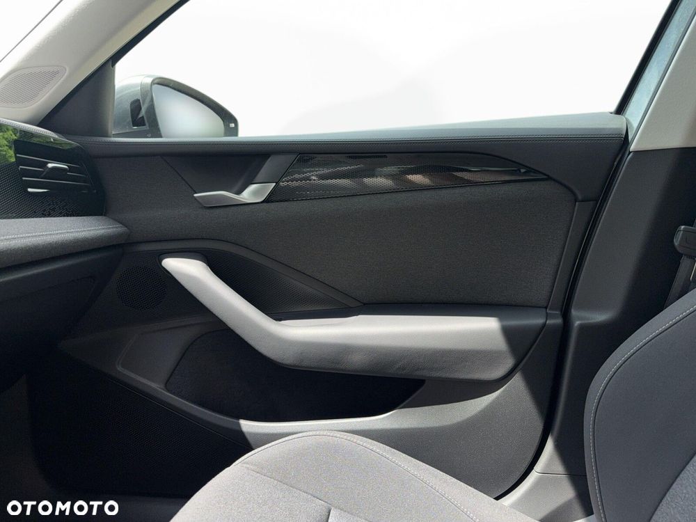 Volkswagen Passat - 25