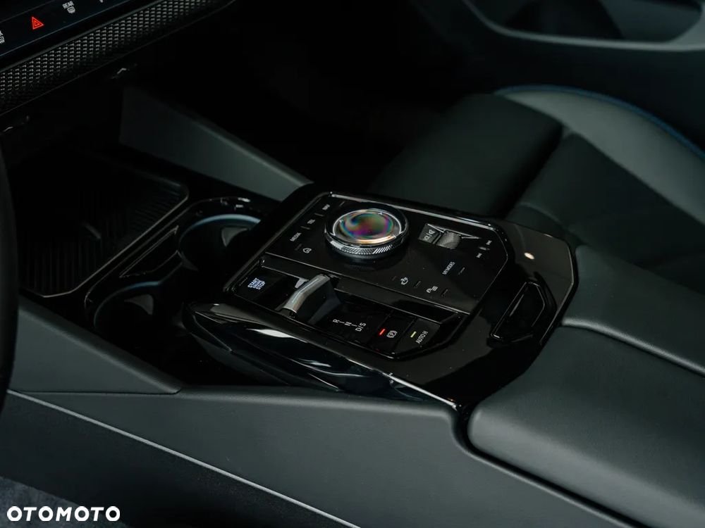 BMW Seria 5 530e xDrive PHEV M Sport - 11