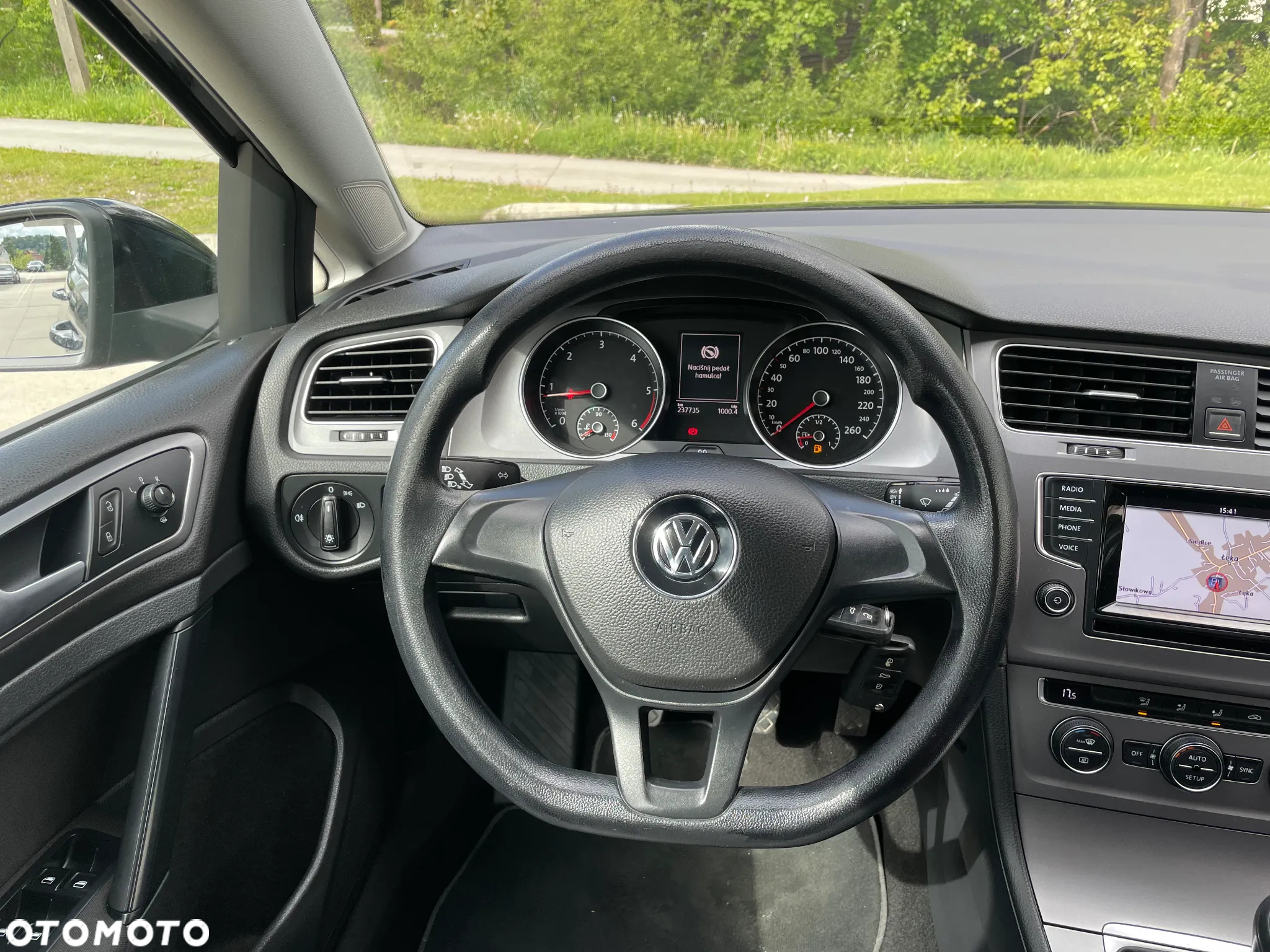 Volkswagen Golf 1.6 TDI BlueMotion Technology Comfortline - 26