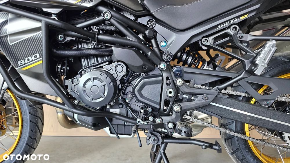 QJMOTOR SRT900SX - 9