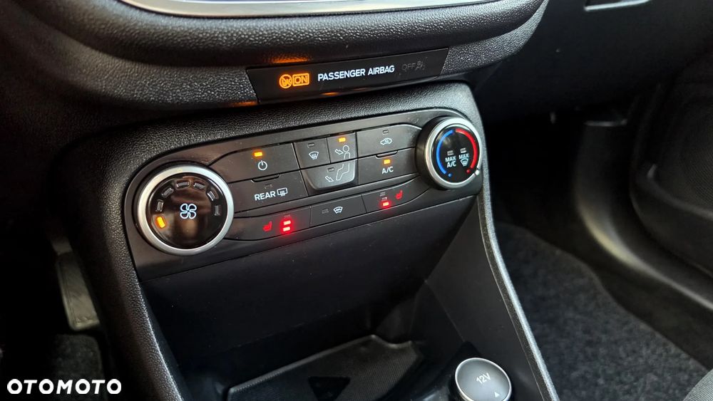 Ford Fiesta 1.0 EcoBoost Titanium - 29