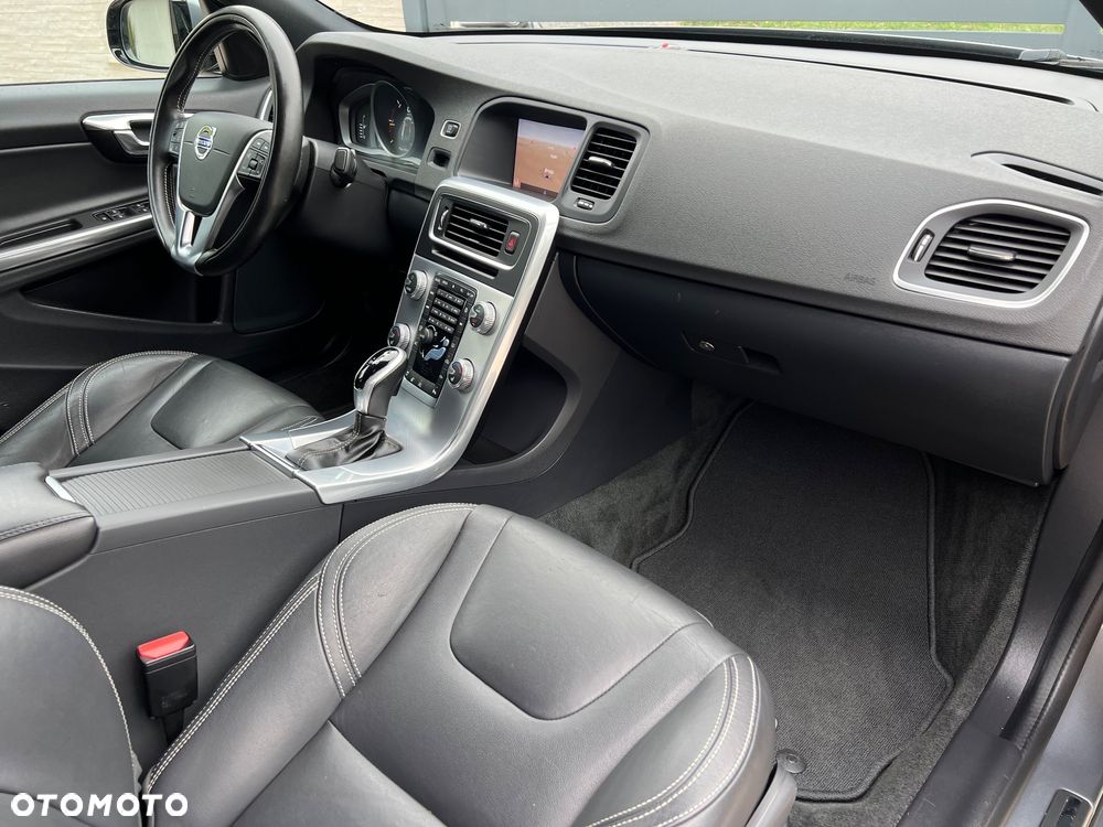 Volvo S60 D4 Geartronic Summum - 31