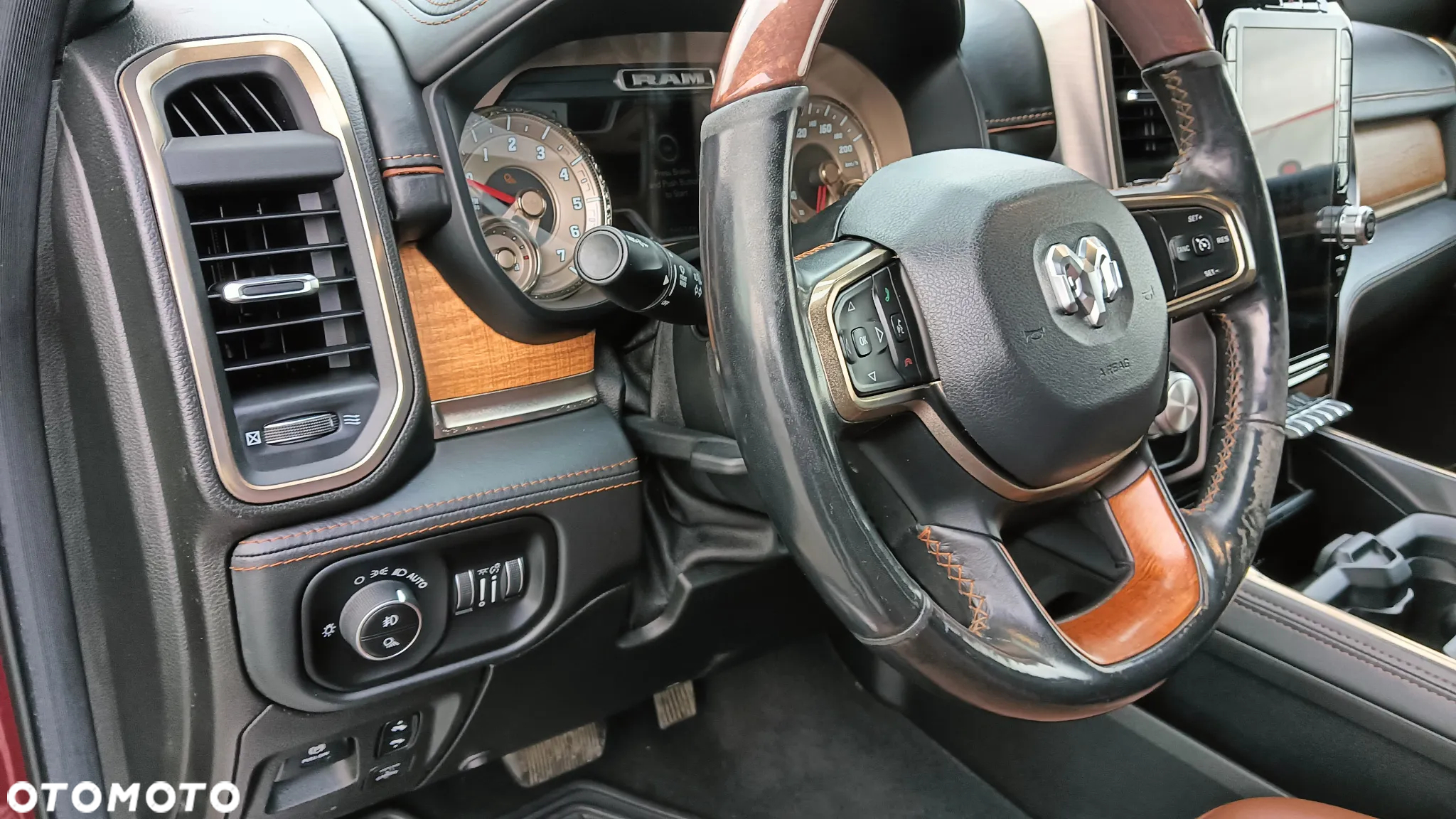 Dodge RAM 1500 5.7 4x4 - 36