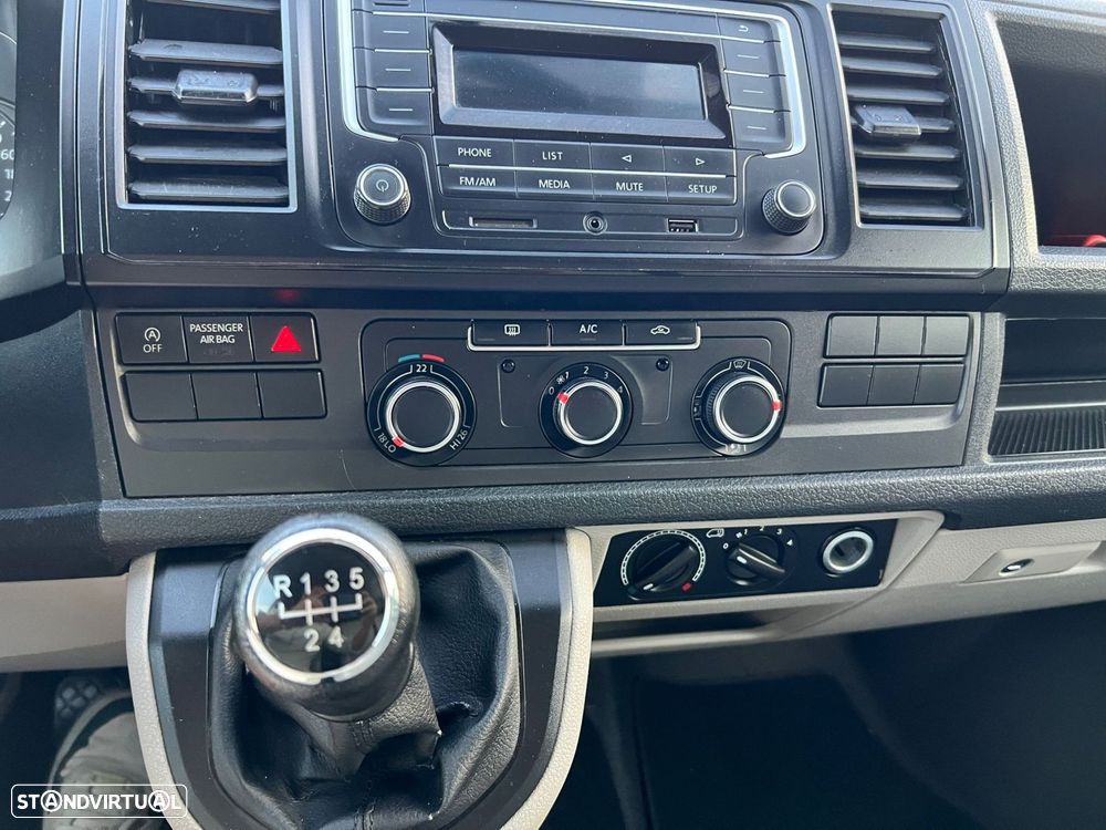 VW Transporter 9 LUGARES - 33
