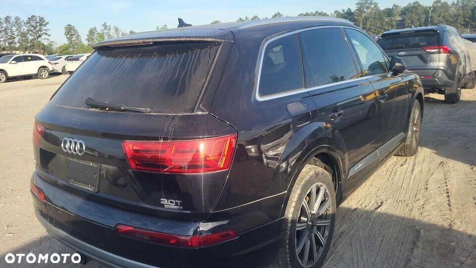 Audi Q7 - 6