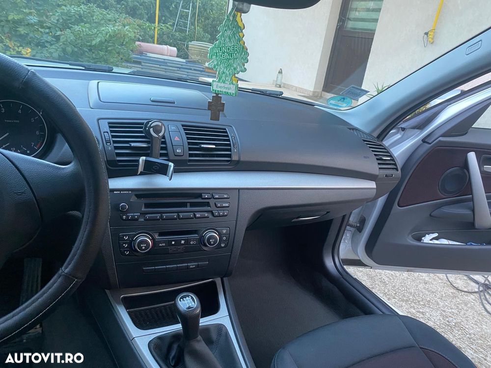 BMW Seria 1 116i - 8