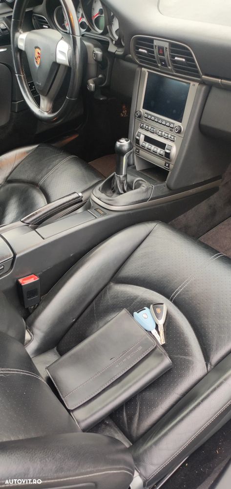 Porsche 911 Carrera - 6