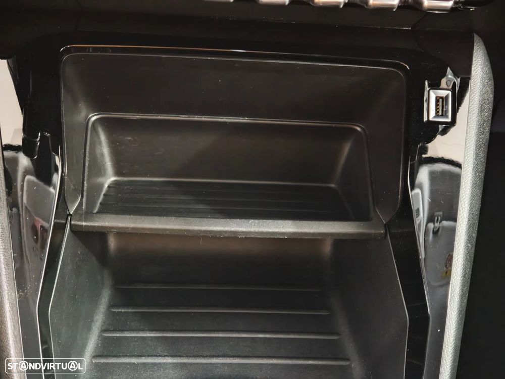 Peugeot 208 1.2 PureTech Active Pack - 11