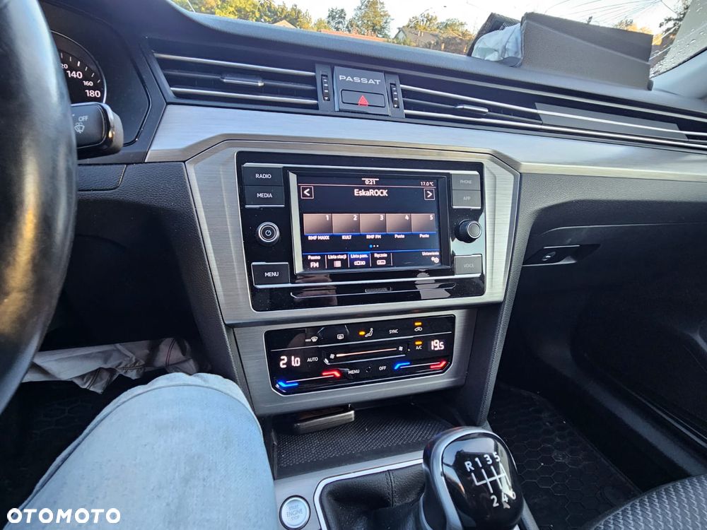 Volkswagen Passat 1.5 TSI EVO Essence - 31