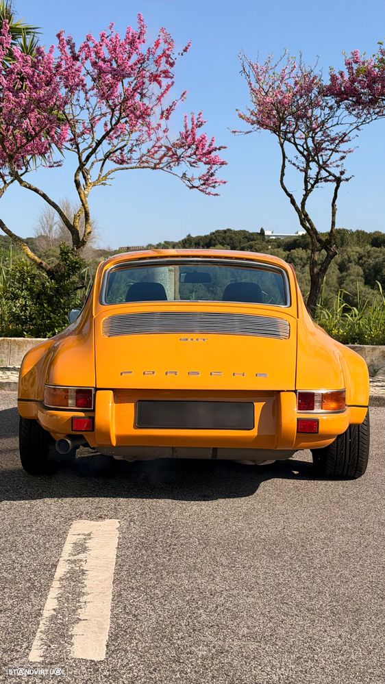 Porsche 911 Série F - 8