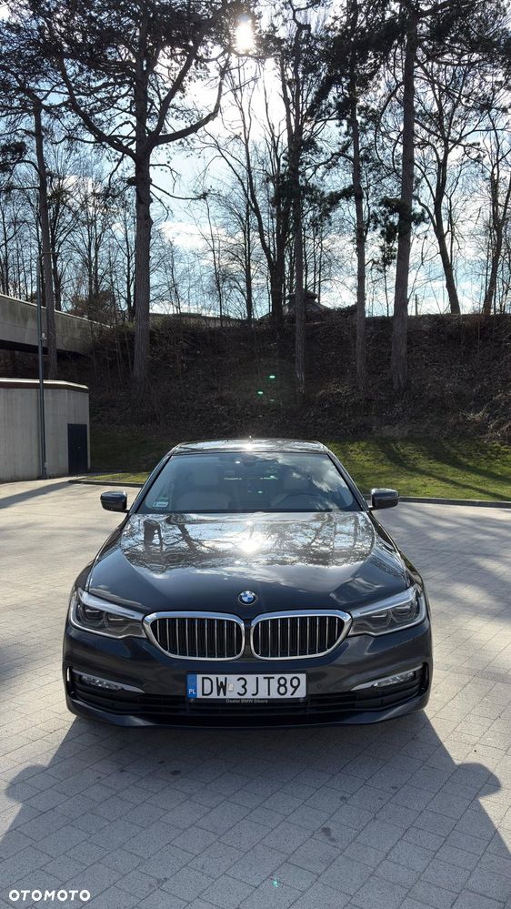 BMW 5 Series 2017 photo 2