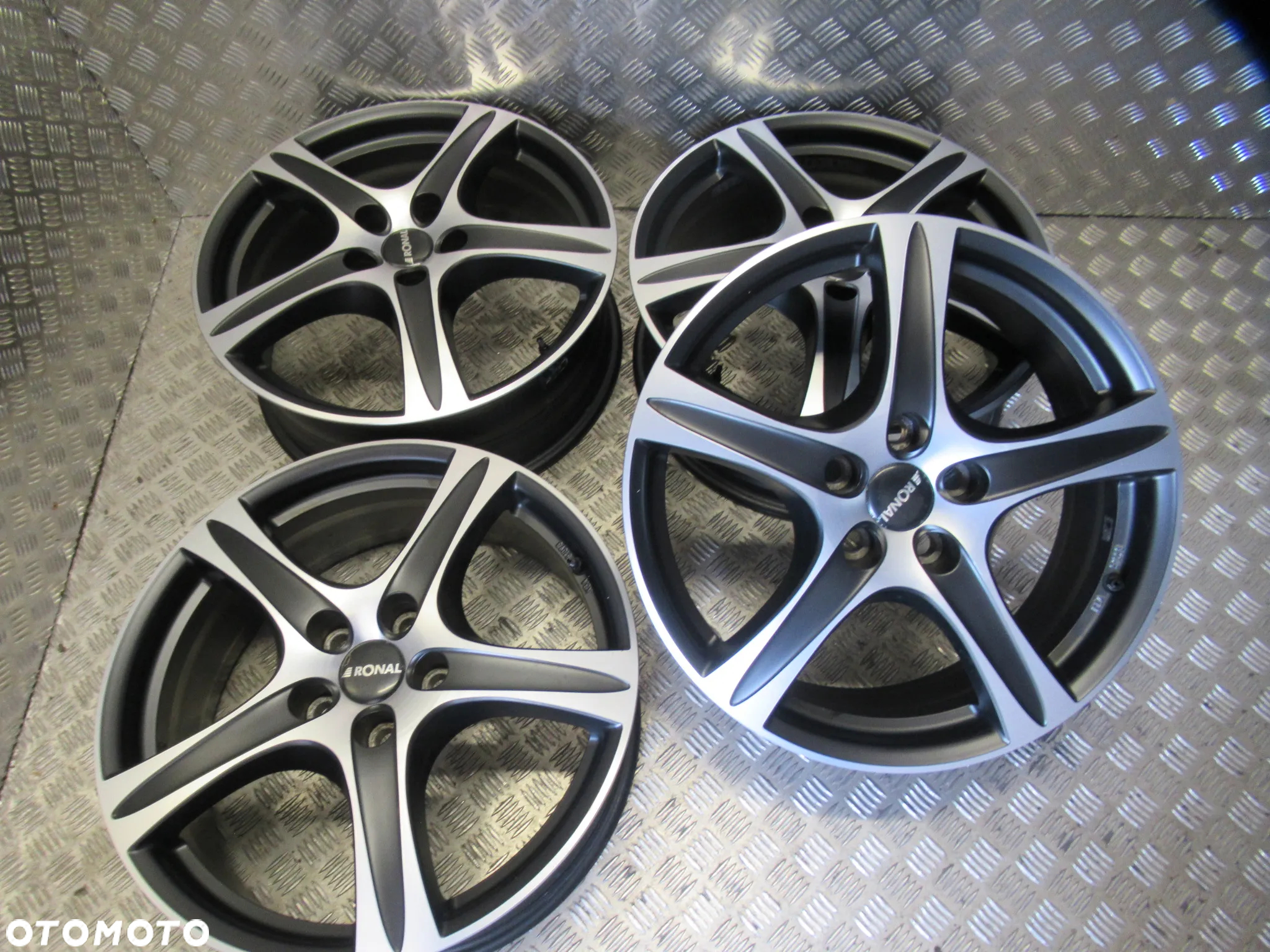 Felgi Ronal R56 BMW Insignia Vw T5 T6 7,5Jx19 et44 5x120 - 2