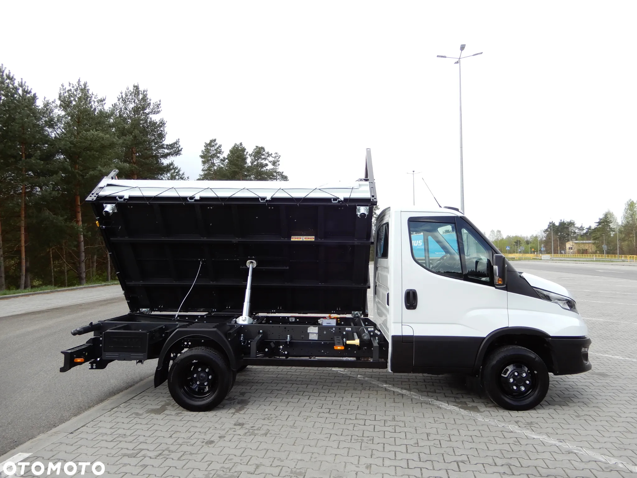 Iveco DAILY 50C18 Wywrotka Kiper Wywrot x 3 Renomowanej Firmy SCATTOLINI 3.62 CM HAK 3500 Kg 30 Tys Km Przeb Stan Jak Nowy OKAZJA - 18