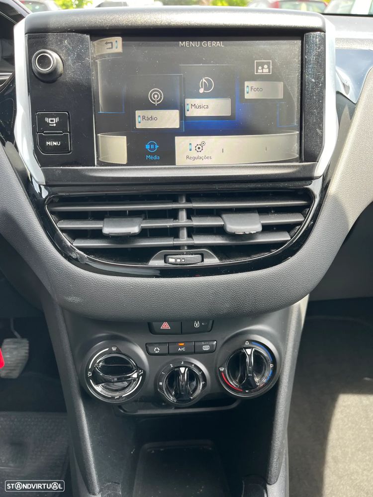Peugeot 208 1.4 HDi Allure - 17
