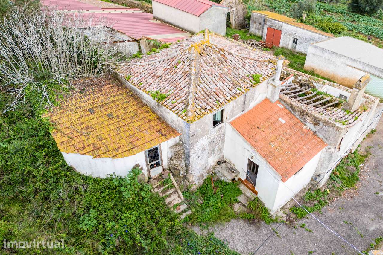 TERRENO URBANO COM RUÍNA | 182m2 | LOCALIZADO EM ALMARGEM DO BISPO