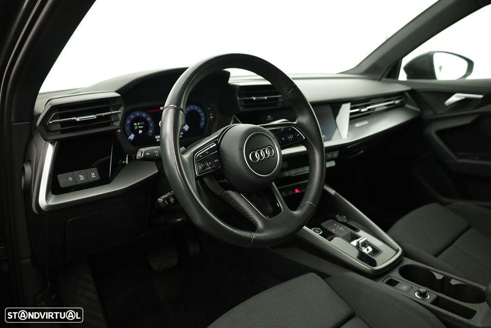 Audi A3 Sportback 45 TFSIe S line — fotografia 7