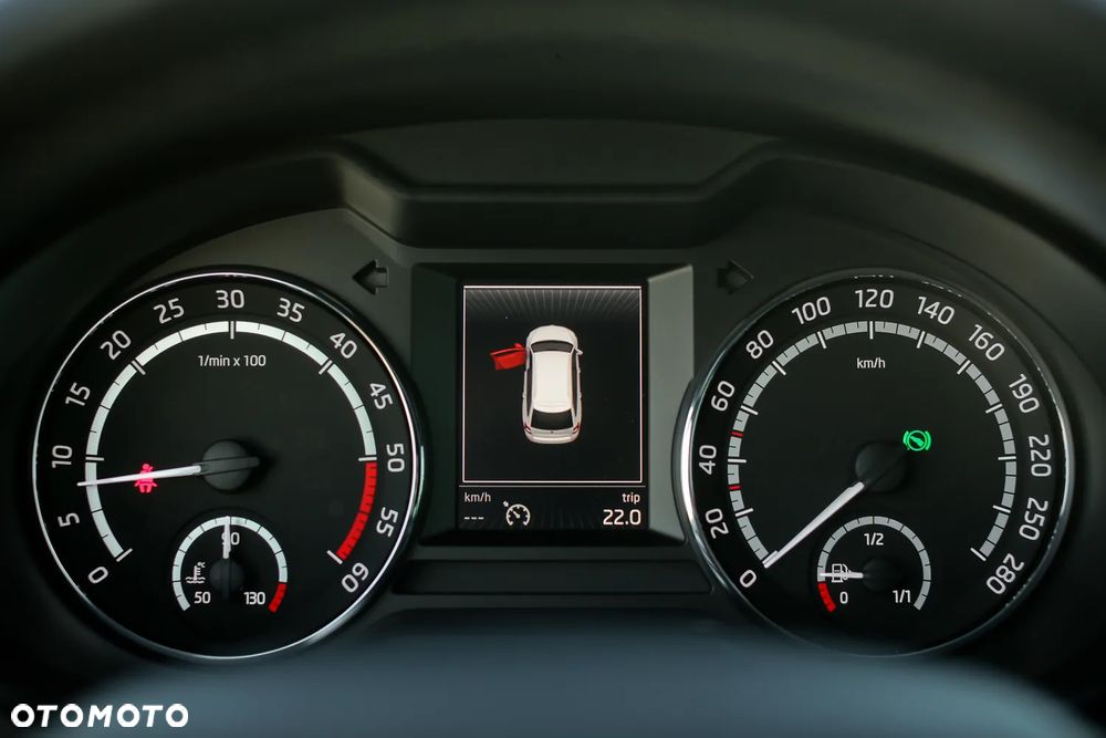 Skoda Octavia 2.0 TDI DSG RS - 30
