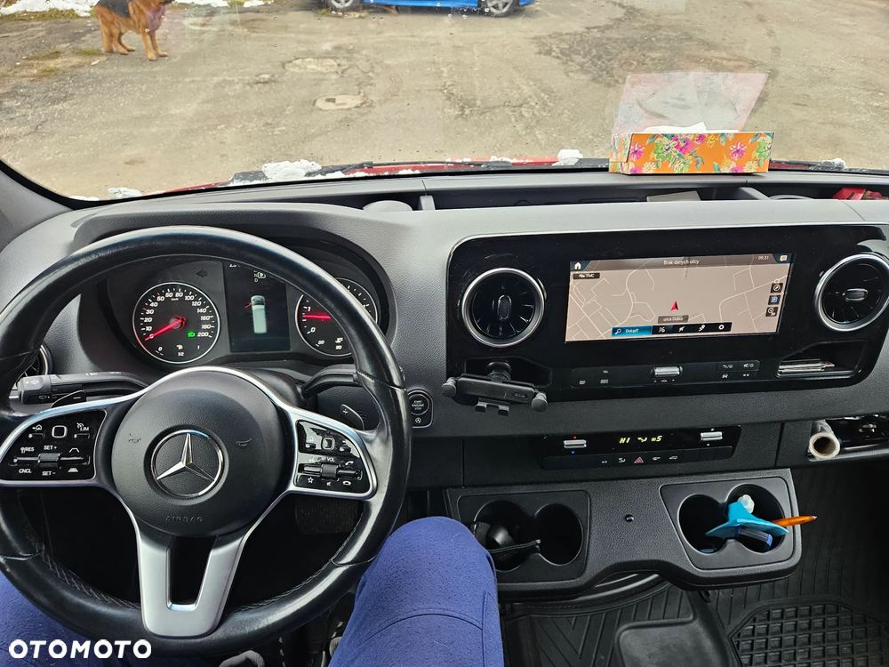 Mercedes-Benz Sprinter - 13