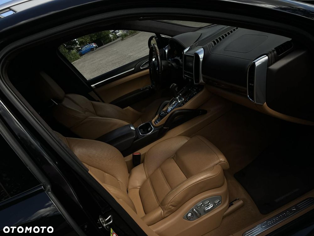 Porsche Cayenne - 15