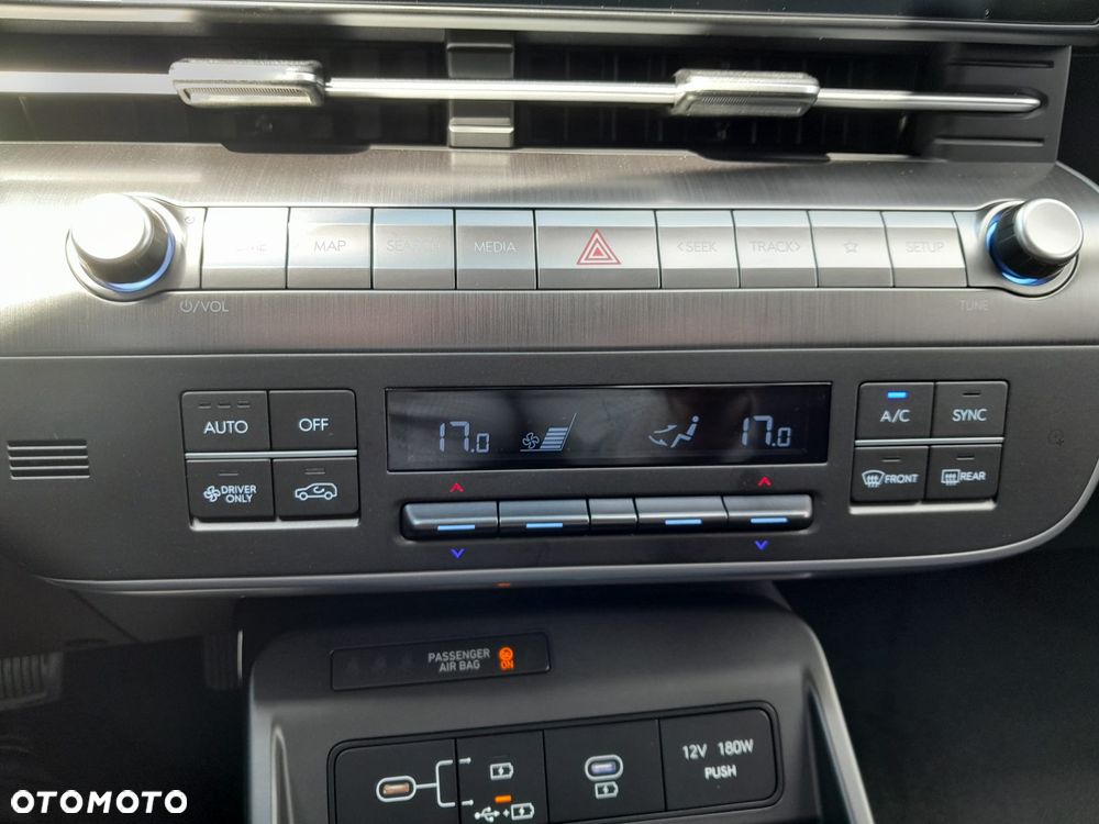 Hyundai Kona 65kWh Executive - 29