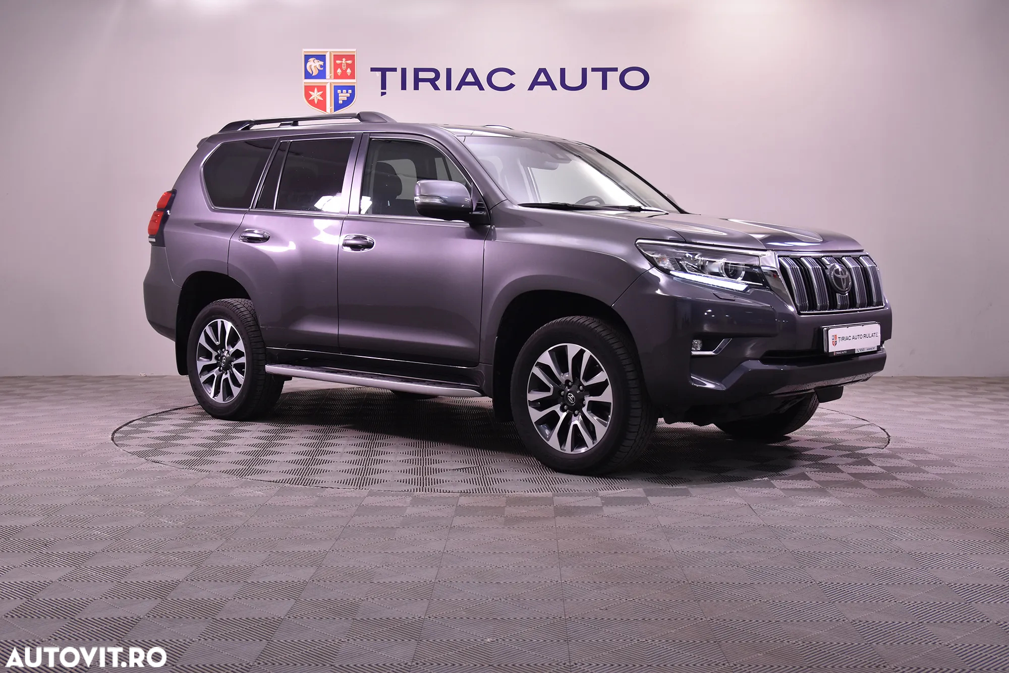 Toyota Land Cruiser - 7