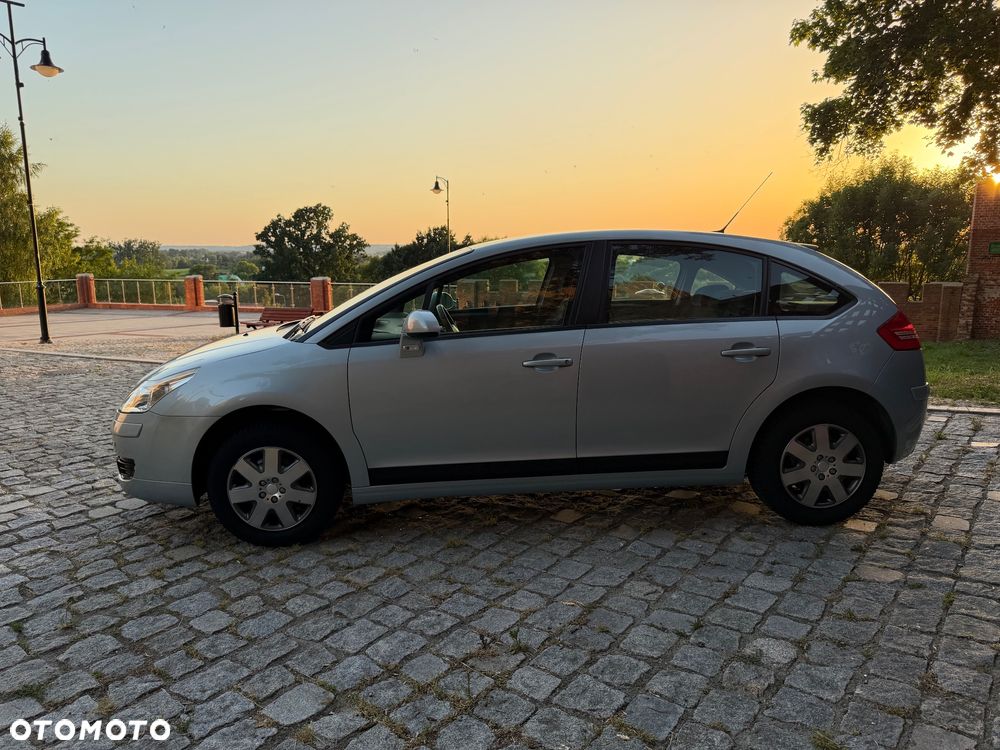 Citroën C4 1.6 16V Confort - 20
