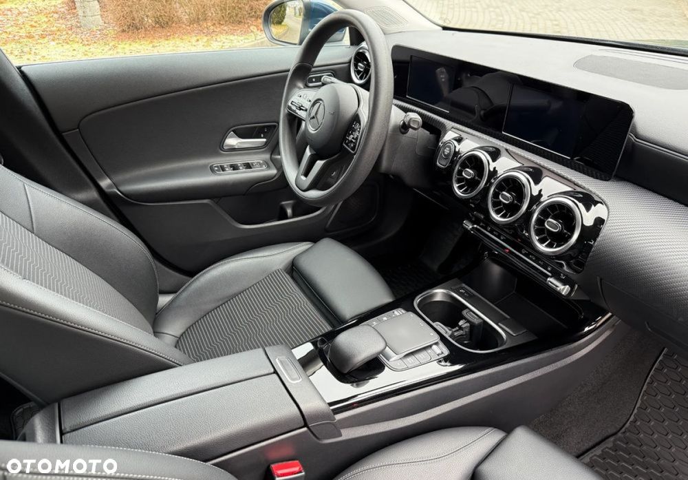 Mercedes-Benz CLA 250 e 8G-DCT Special Edition - 21
