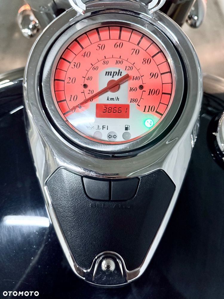 Suzuki VL 800 Volusia - Boulevard C50 - 13