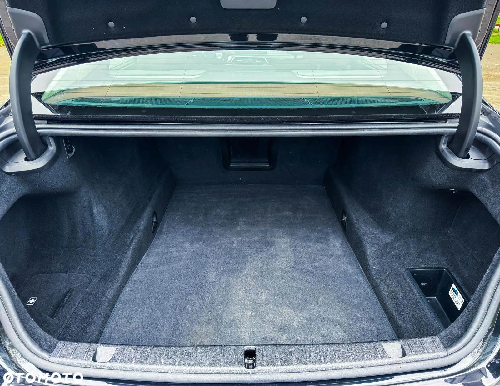 BMW Seria 7 740Li - 26