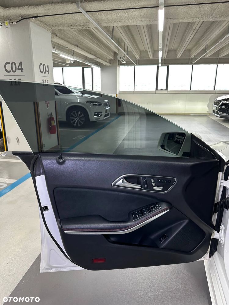 Mercedes-Benz CLA - 13