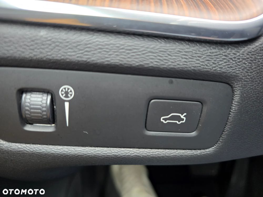 Volvo XC 60 D4 SCR AWD Inscription - 28